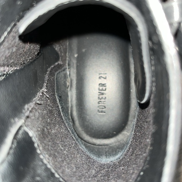 NWOT Forever 21 Black Studded Ankle Booties - Picture 7 of 7